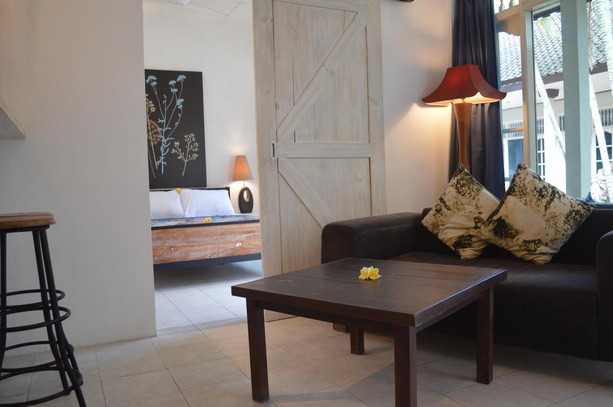Little Pond Homestay Санур Экстерьер фото